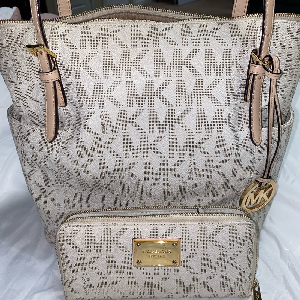 White Michael Kors Bag